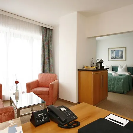 מלון Radisson Blu Hotel, 4*