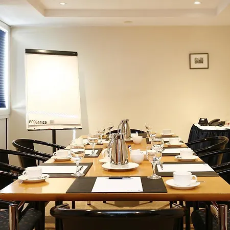 מלון Radisson Blu Hotel, 4*