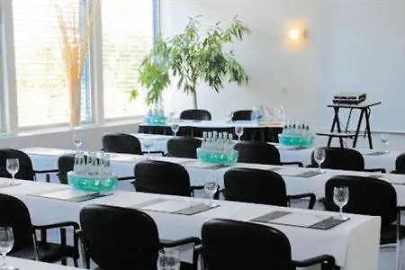מלון Radisson Blu Hotel, נויברנדנבורג