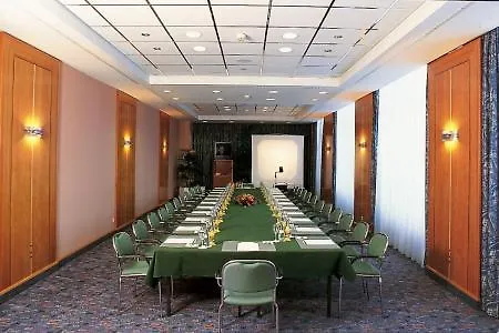Radisson Blu Hotel, 4* נויברנדנבורג